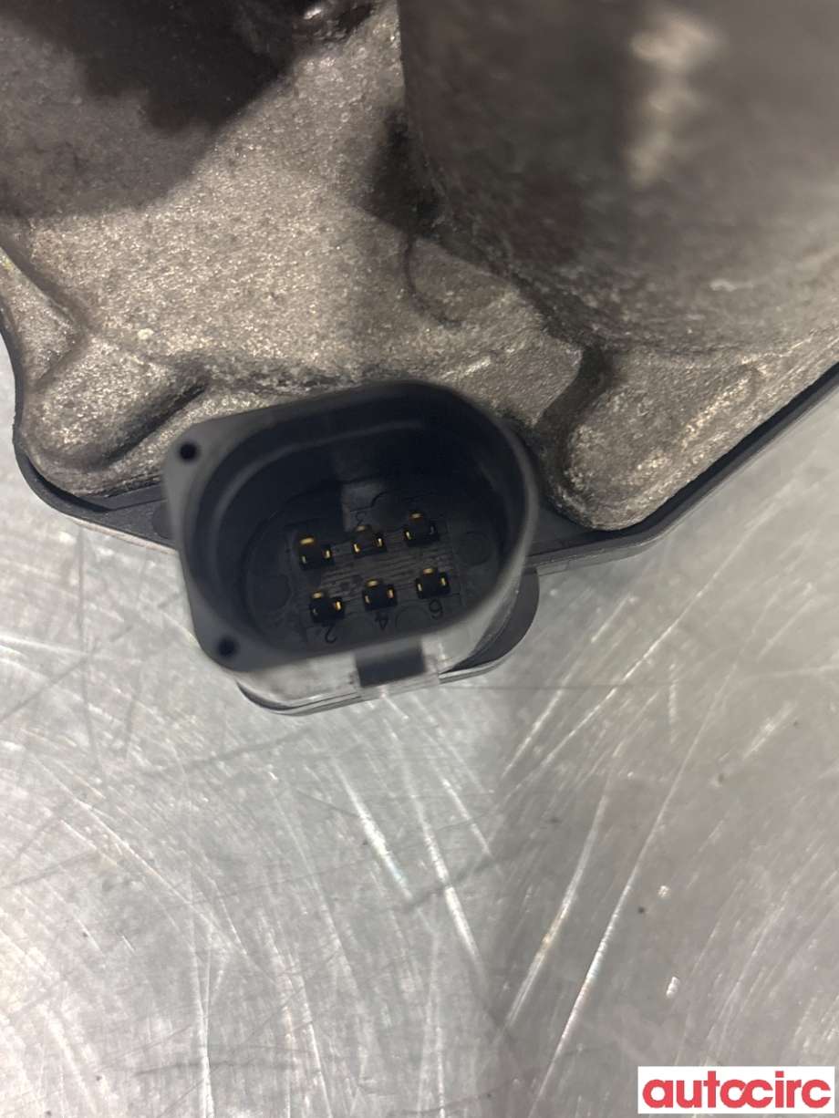 Spjeldhus til VW Golf VI 2008-2012  (VOLKSWAGEN|06F133062AG|)