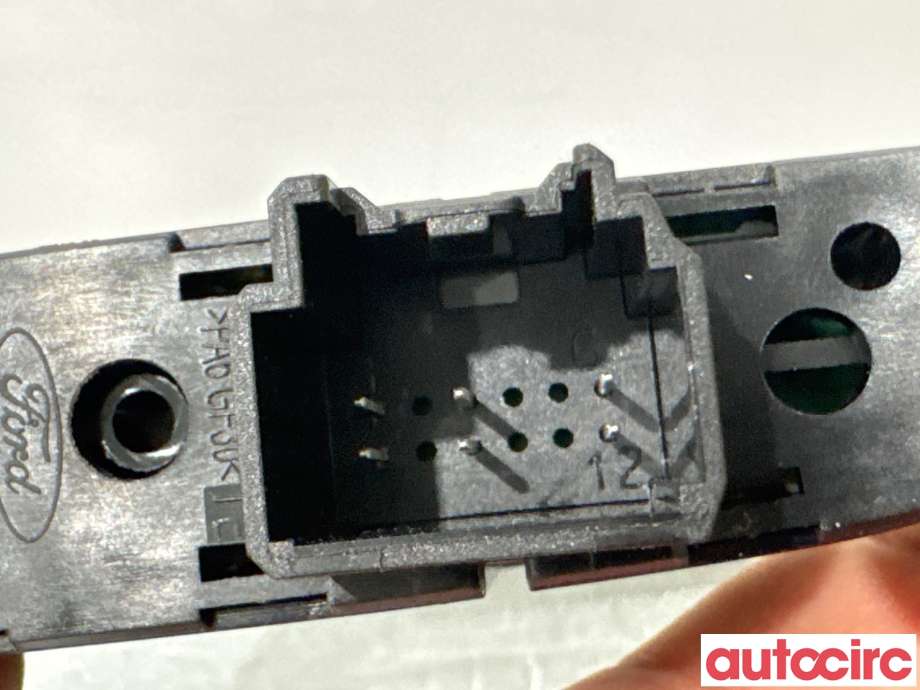 Bryter rutevarme til Ford Focus 2011-2014 (Type III, Fase 1)  (FORD|1817665||AM5T18K574AB)