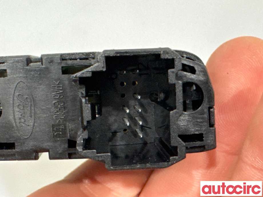 Bryter diverse til Ford Focus 2011-2014 (Type III, Fase 1)  (FORD|1696451||AM5T14B436BB)