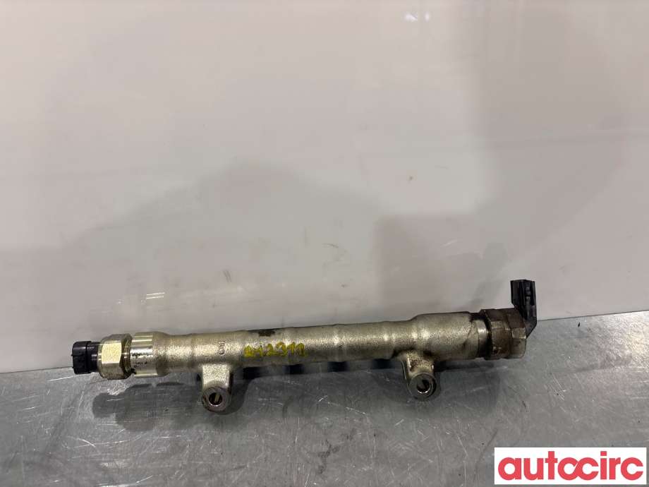Dyseskinne (fuelrail) til Mazda CX-5 2012-2017 (Type I)  (MAZDA|SH01-13-GC0|)