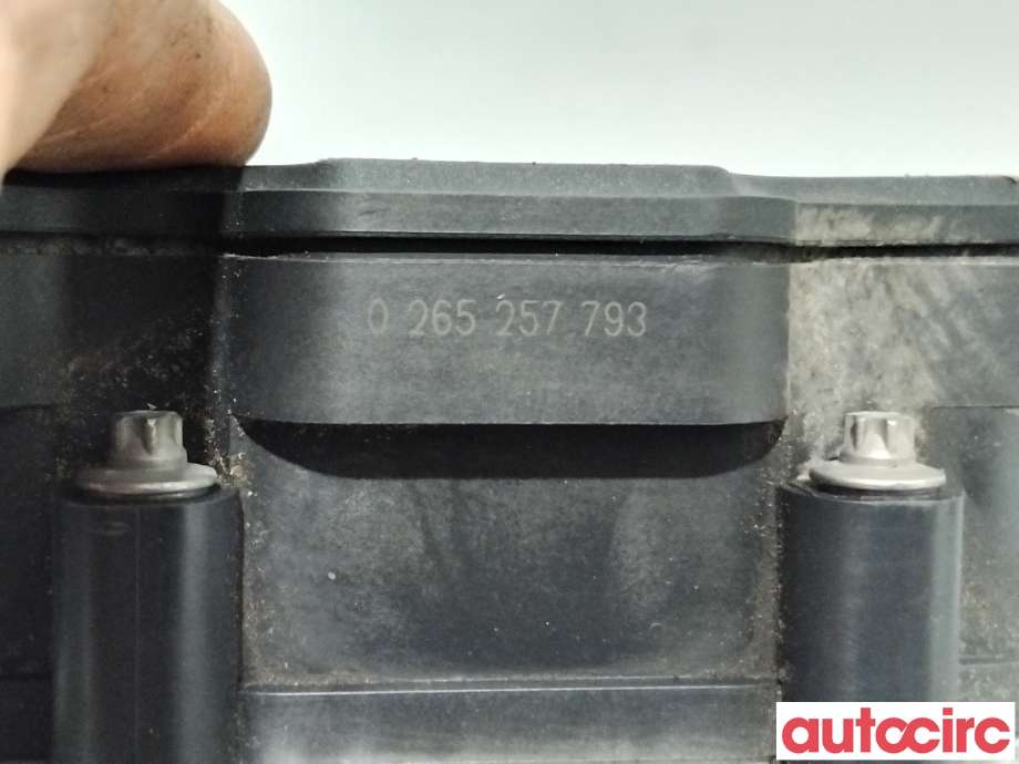 ABS sentral til Tesla Model 3 2018-2023 (Fase 1)  (TESLA|1044746-00-A|0265257793|1044745-00-B)