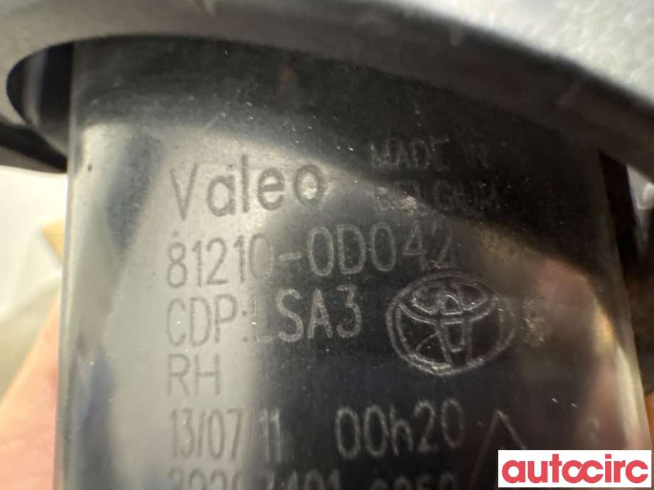 Tåkelykt høyre foran til Toyota Avensis 2009-2015 (Type III, Fase 1)  (TOYOTA|812100D042||81210-0D042)
