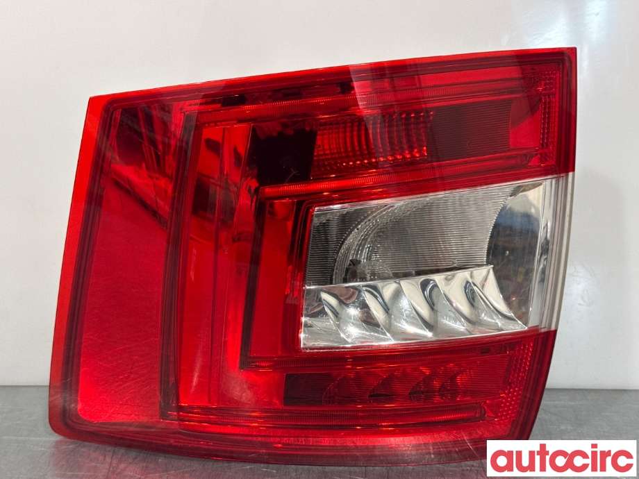 Baklykt høyre til Škoda Octavia 2013-2016 (Type III, Fase 1) (SKODA|5E9945112A||5E9945096A)