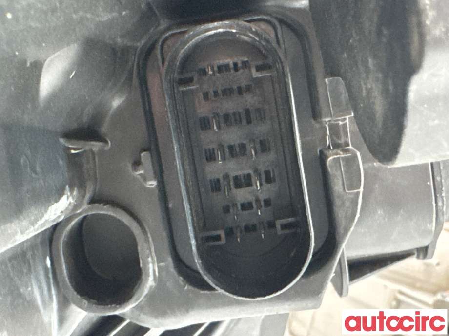 Frontlykt høyre xenon til Ford C-Max 2015-2019 (Type II, Fase 2)  (FORD|2067272|AN1JE|F1CB-13D152-AF)