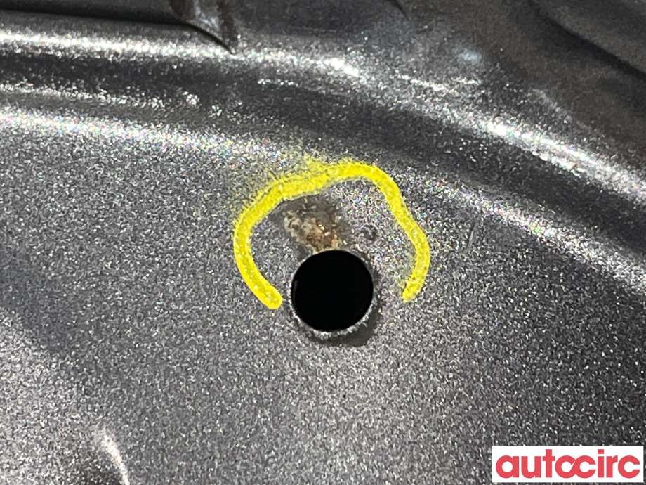Panser til Toyota Avensis 2015-2019 (Type III, Fase 2)  (TOYOTA|5330105050|)