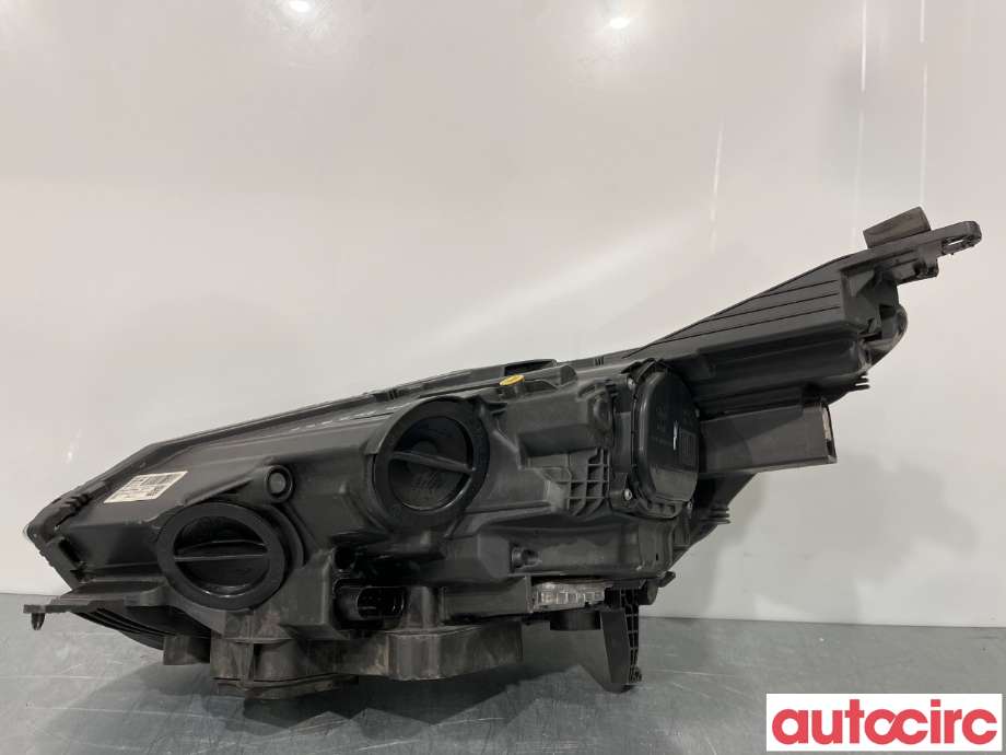 Frontlykt høyre halogen til Ford C-Max 2015-2019 (Type II, Fase 2)  (FORD|2067272||F1CB-13D152-AF)