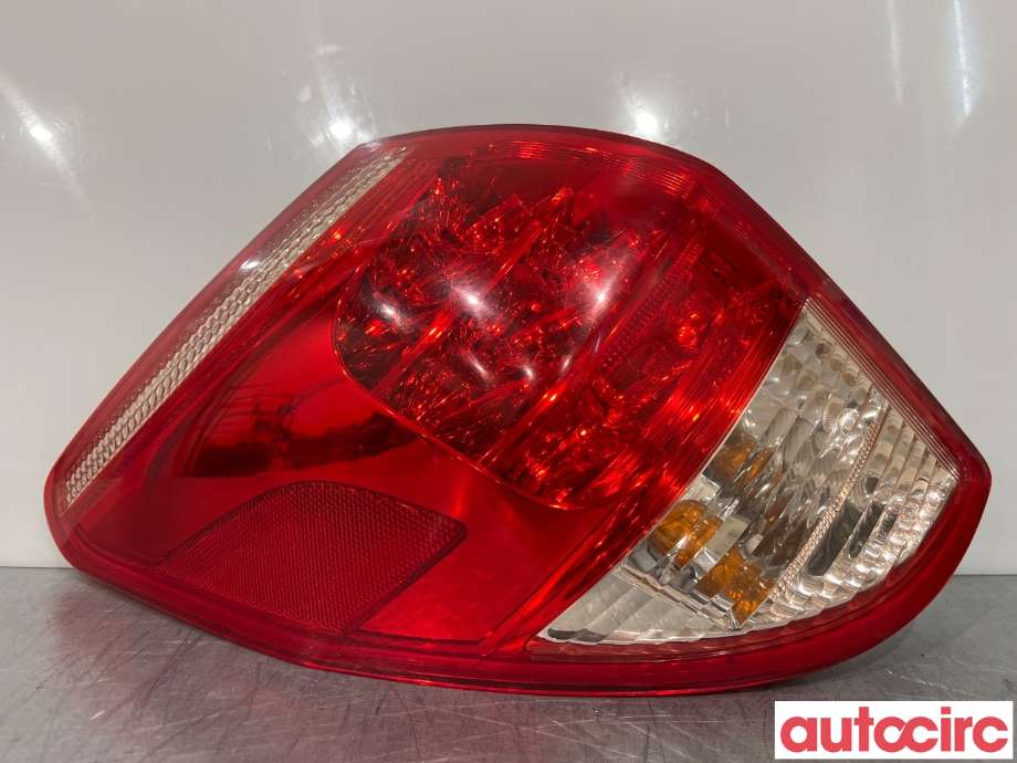 Baklykt venstre til Toyota RAV4, 2006-2009 (Type III, Fase 1)  (TOYOTA|8156142091)