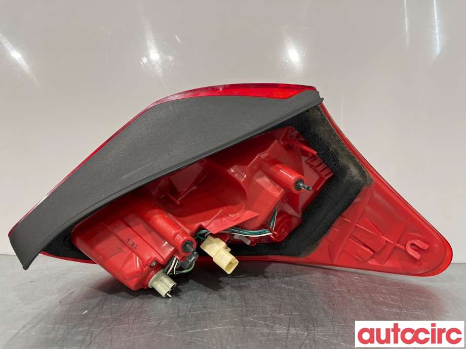 Baklykt venstre til Toyota RAV4 2006-2009 (Type III, Fase 1)  (TOYOTA|8156142091|)