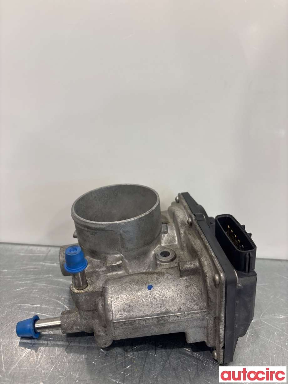 Spjeldhus til Toyota Avensis 2009-2015 (Type III, Fase 1) (TOYOTA|220300T050|22030-0T050)