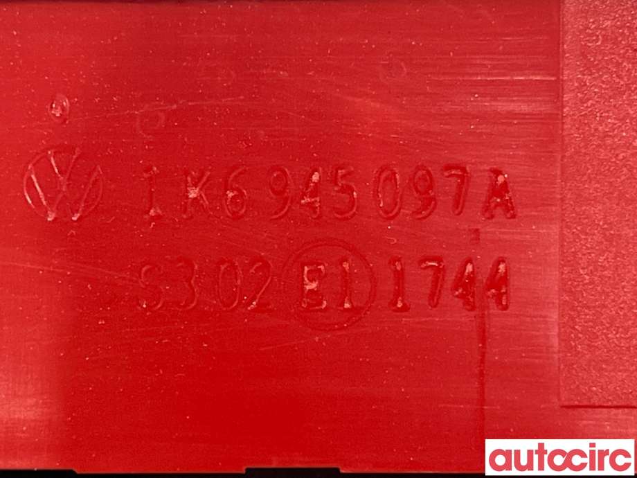 Baklykt bremselys bakrute til VW Passat 2011-2015 (B7) (B7) (VOLKSWAGEN|1K6945097G|1K6945097A)