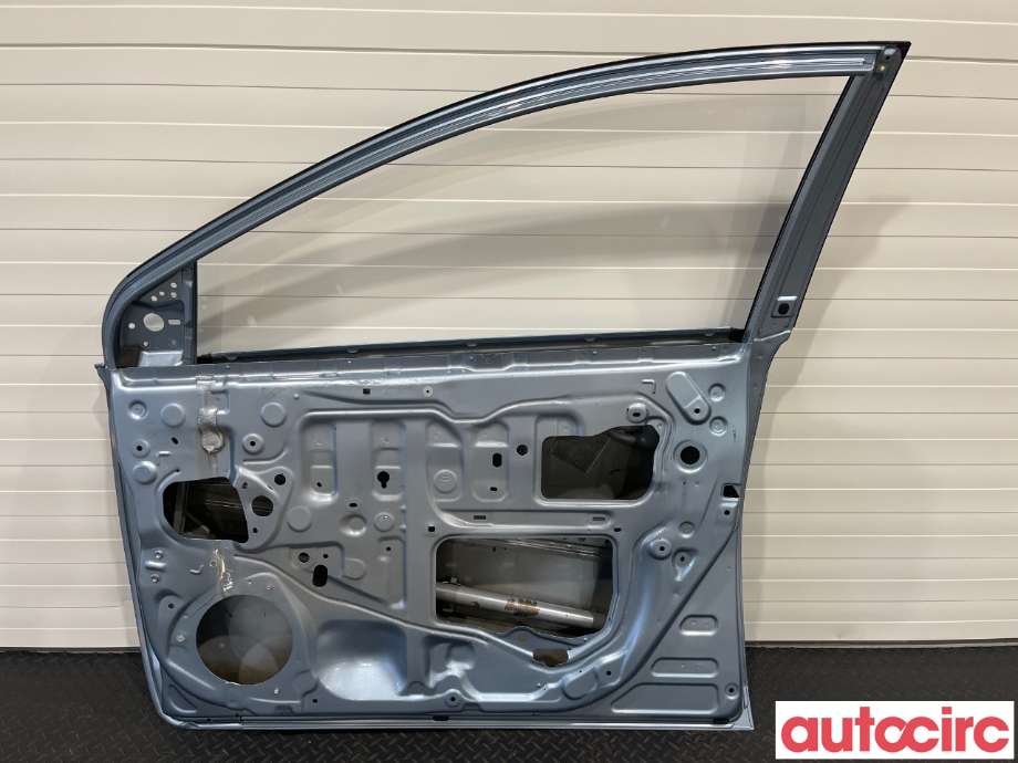 Dør høyre foran til Toyota Auris 2013-2015 (Type II, Fase 1)  (TOYOTA|6700102300)