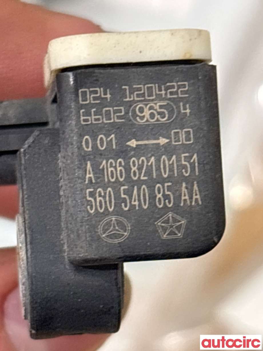 Airbag sensor venstre til Mercedes ML 2011-2015 (Fase 1) (W166) (W166) (MERCEDES|A1668210151)