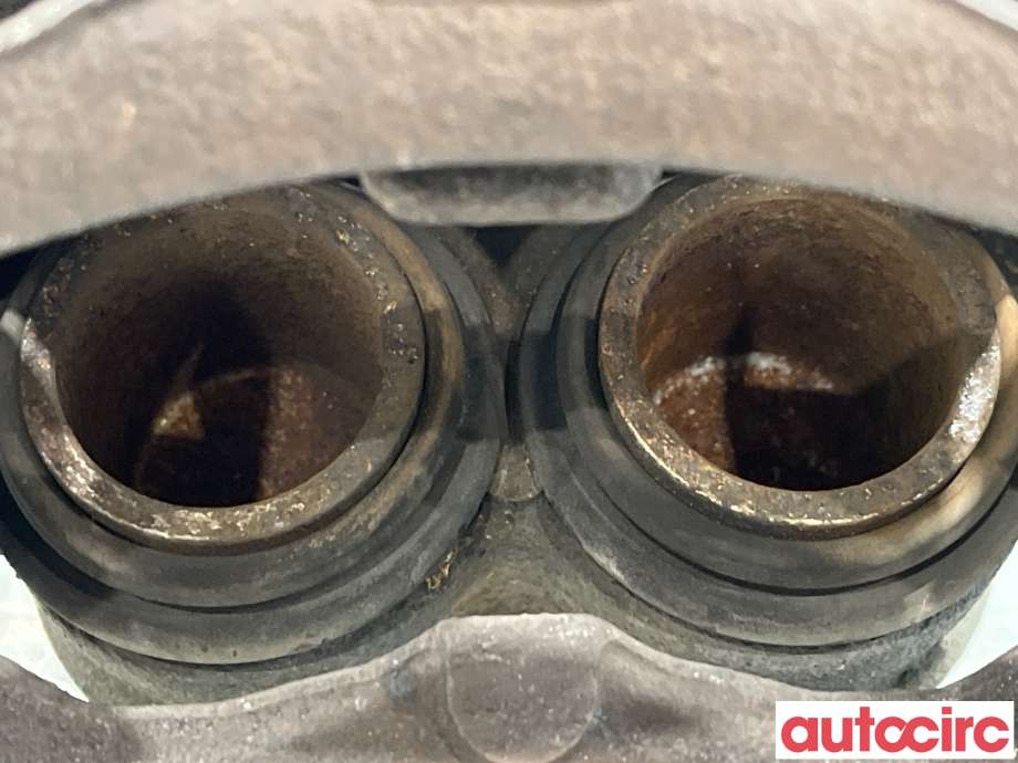 Bremsecaliper høyre foran til Mitsubishi Grandis 2004-2009  (MITSUBISHI|MR407676)