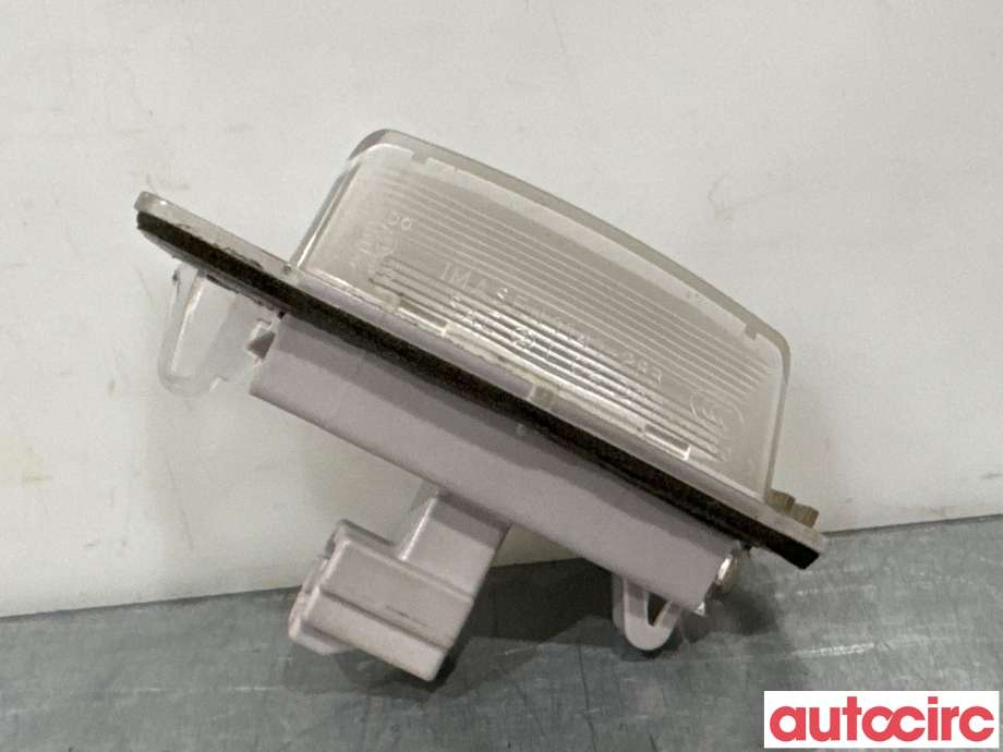 Skiltlys til Mitsubishi Outlander 2015-->> (Type III, Fase 2)  (MITSUBISHI|8341A009|)