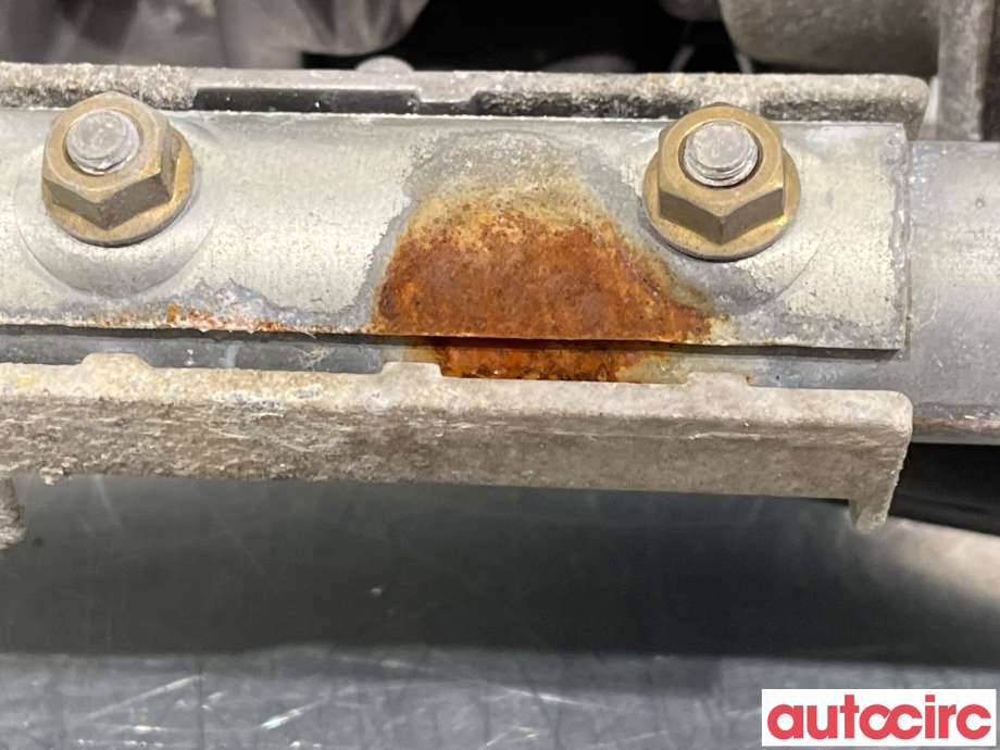 Viskermotor frontrute til Mitsubishi Grandis 2004-2009  (MITSUBISHI|MN182412)