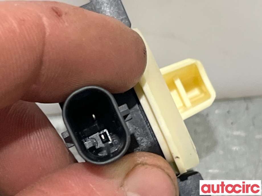 Airbag sensor høyre til Mercedes B-Klasse 2011-2018 (W246) (W246) (MERCEDES|A1668210351|56054084AA)