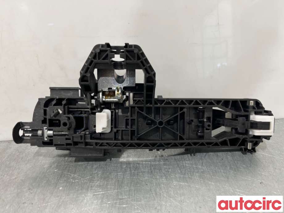 Dørhåndtak utv høyre foran til Mercedes B-Klasse 2011-2018 (W246) (W246) (MERCEDES|A2047600170|A2047601634|A2047602434)