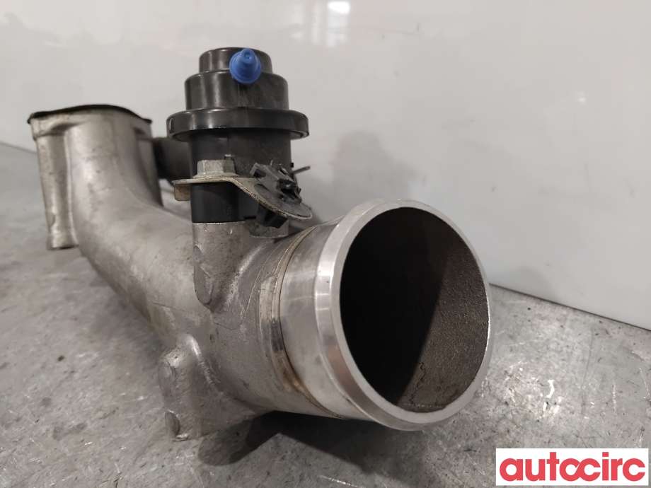 Turbo rør til Suzuki Vitara 2015-->> (Type IV)  (SUZUKI|13950-61MA0|)
