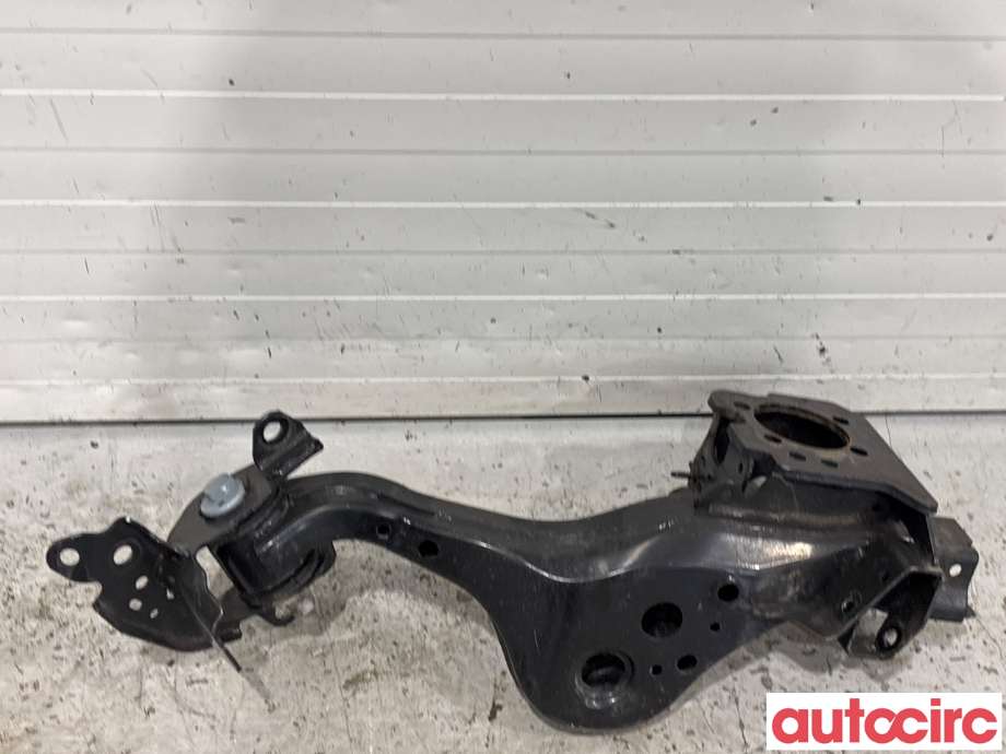Bærebru venstre bak til Toyota Yaris Cross (SUV) 2021-->>  (TOYOTA|4872052050|)