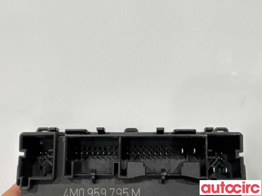 Styreenhet dør venstre foran til Audi e-tron 2018-->>  (AUDI|4M0959795M|A2C7711440700)