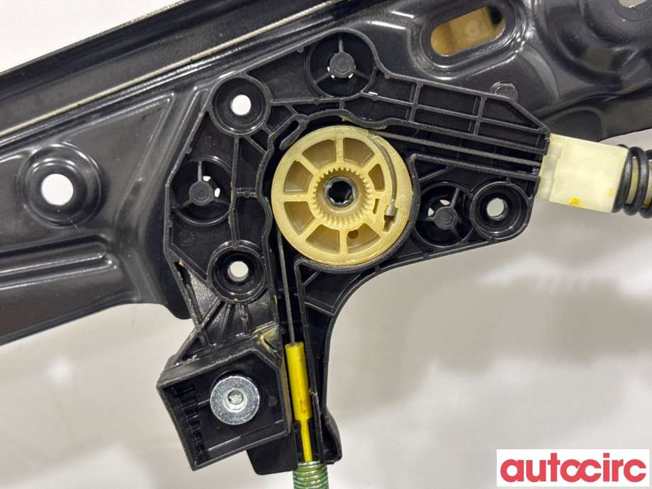 Ruteheis til BMW 5-Serie 2010-2017 (F10/F11) (F10/F11) (BMW|51337182131||7182131)