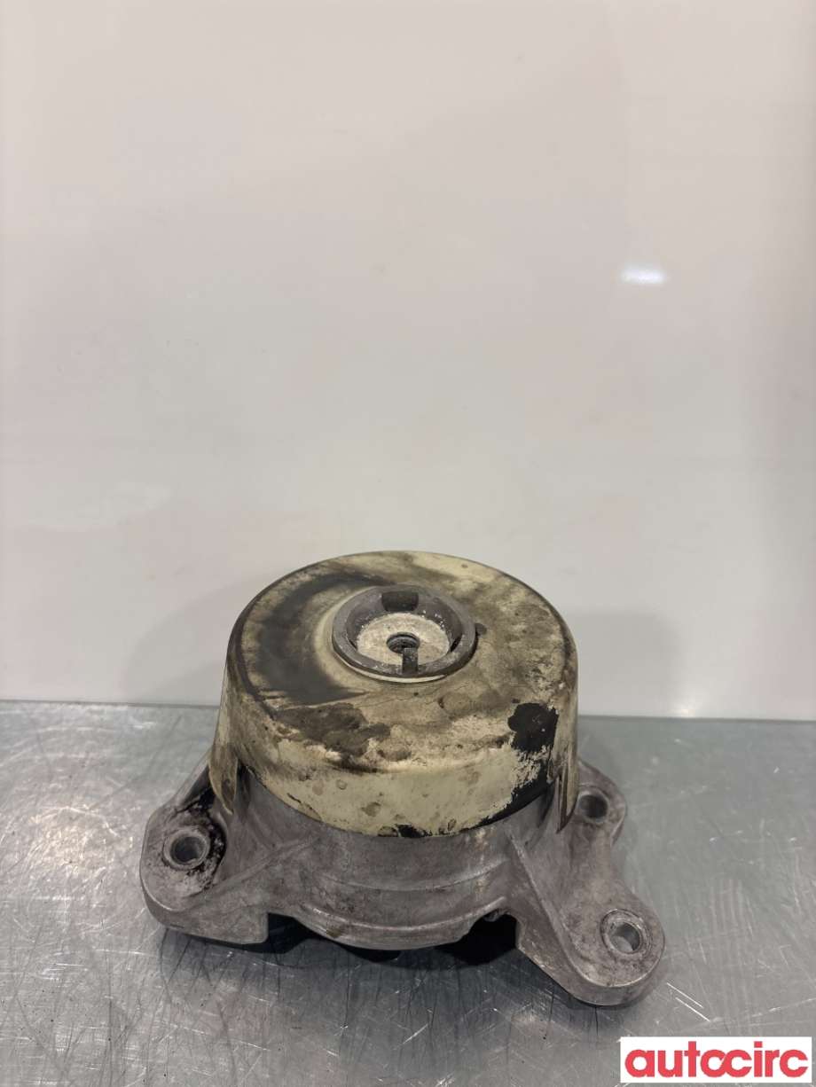 Motorfeste til Mercedes E-Klasse 2016-2023 (W213) (W213) (MERCEDES|A2132404000|)