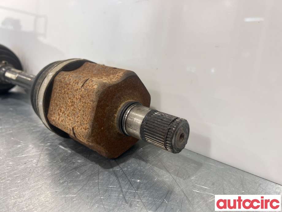 Drivaksel venstre foran til VW Transporter / Caravelle 2015-2019 (T6) (T6) (VOLKSWAGEN|7E0407271P|)