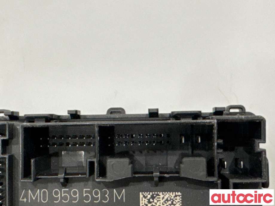 Styreenhet dør venstre foran til Audi e-tron 2018-->> (AUDI|4M0959593M|A2C7711380700)