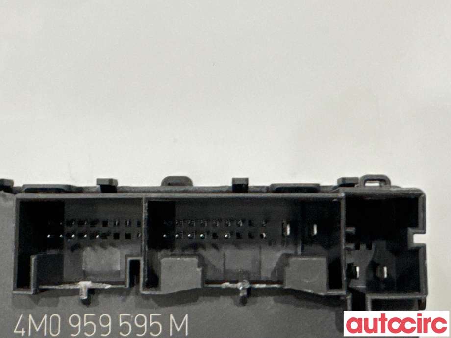 Styreenhet dør venstre foran til Audi e-tron 2018-->>  (AUDI|4M0959595M|A2C7711450700)