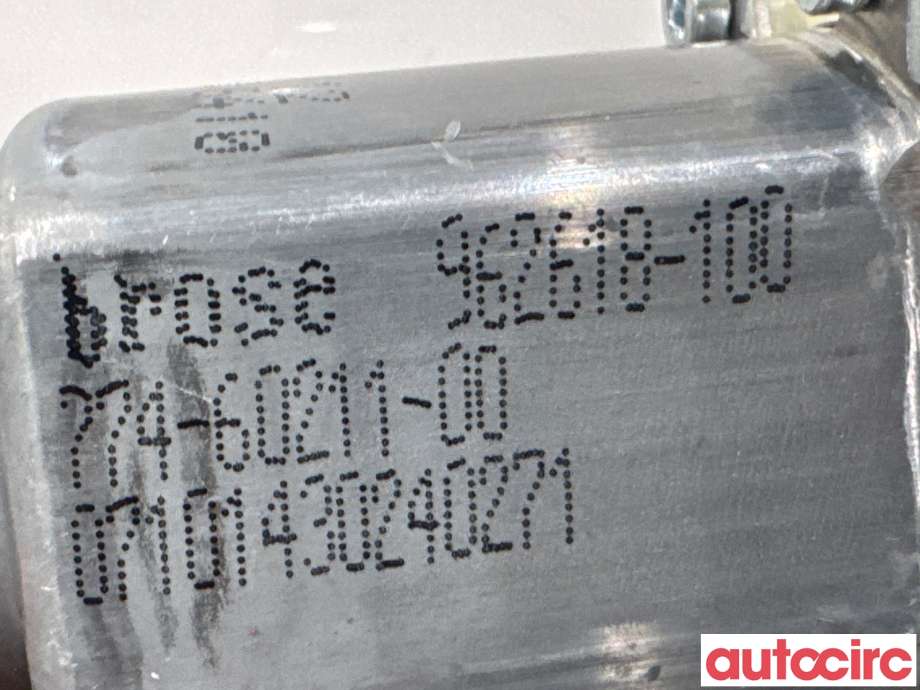 Ruteheis høyre til VW Passat 2011-2015 (B7) (B7) (VOLKSWAGEN|3AA959704|962618-100|3AA959704B)