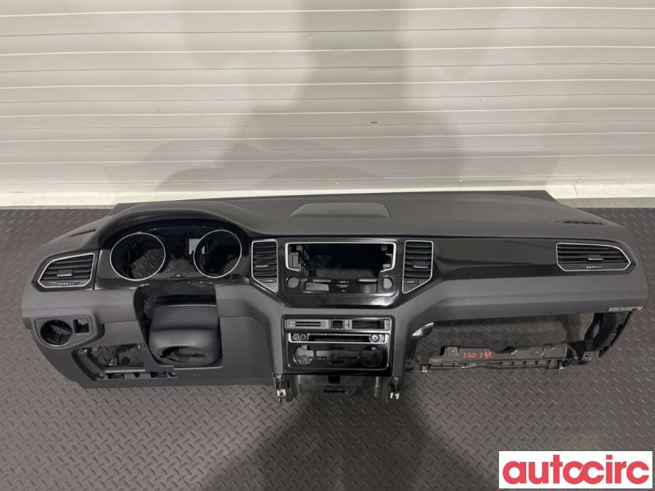 Dashbord til VW Golf Sportsvan, 2014-2018  (VOLKSWAGEN|517857003G)