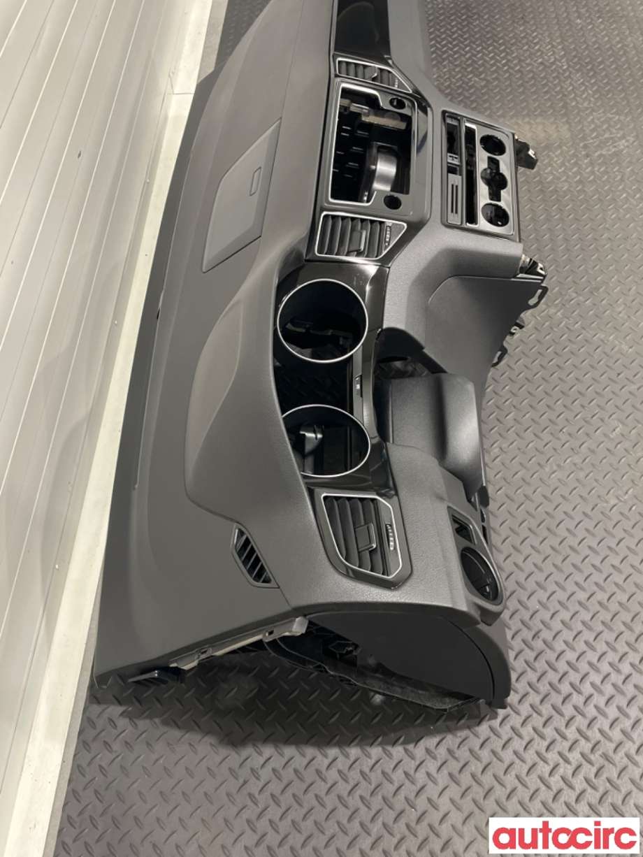 Dashbord til VW Golf Sportsvan 2014-2018 (VOLKSWAGEN|517857003G|)