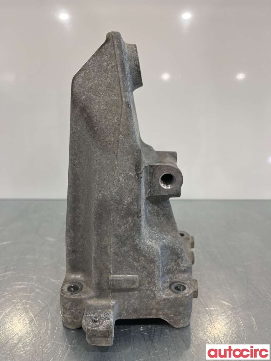 Motorfeste til Mercedes C-Klasse 2014-2018 (Fase 1) (W205) (W205) (MERCEDES|A2742232204|)