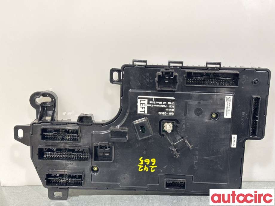 Styreenhet comfort (BCM) til Tesla Model 3, 2018-2023 (Fase 1)  (TESLA|1078673-90-K)