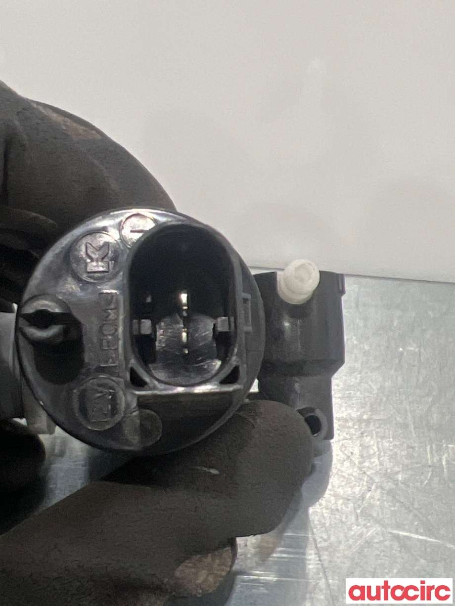 Spylerpumpe foran til Volvo XC90 2015-2025 (Type II)  (VOLVO|31349390|)