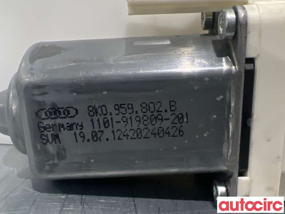 Ruteheis høyre foran til Audi Q3 2011-2014 (Type I, Fase 1)  (AUDI|8K0959802B|)