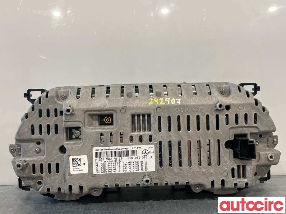 Instrumentpanel til Mercedes E-Klasse 2016-2023 (W213) (W213) (MERCEDES|A2139007919)