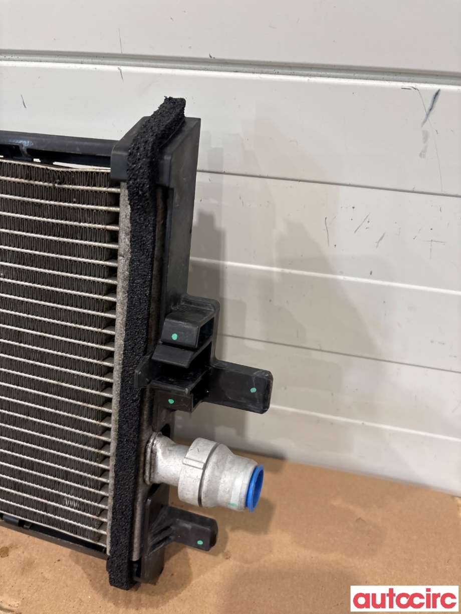 Radiator (automat gir) til Tesla Model 3 2018-2023 (Fase 1)  (TESLA|1077082-00-C|)