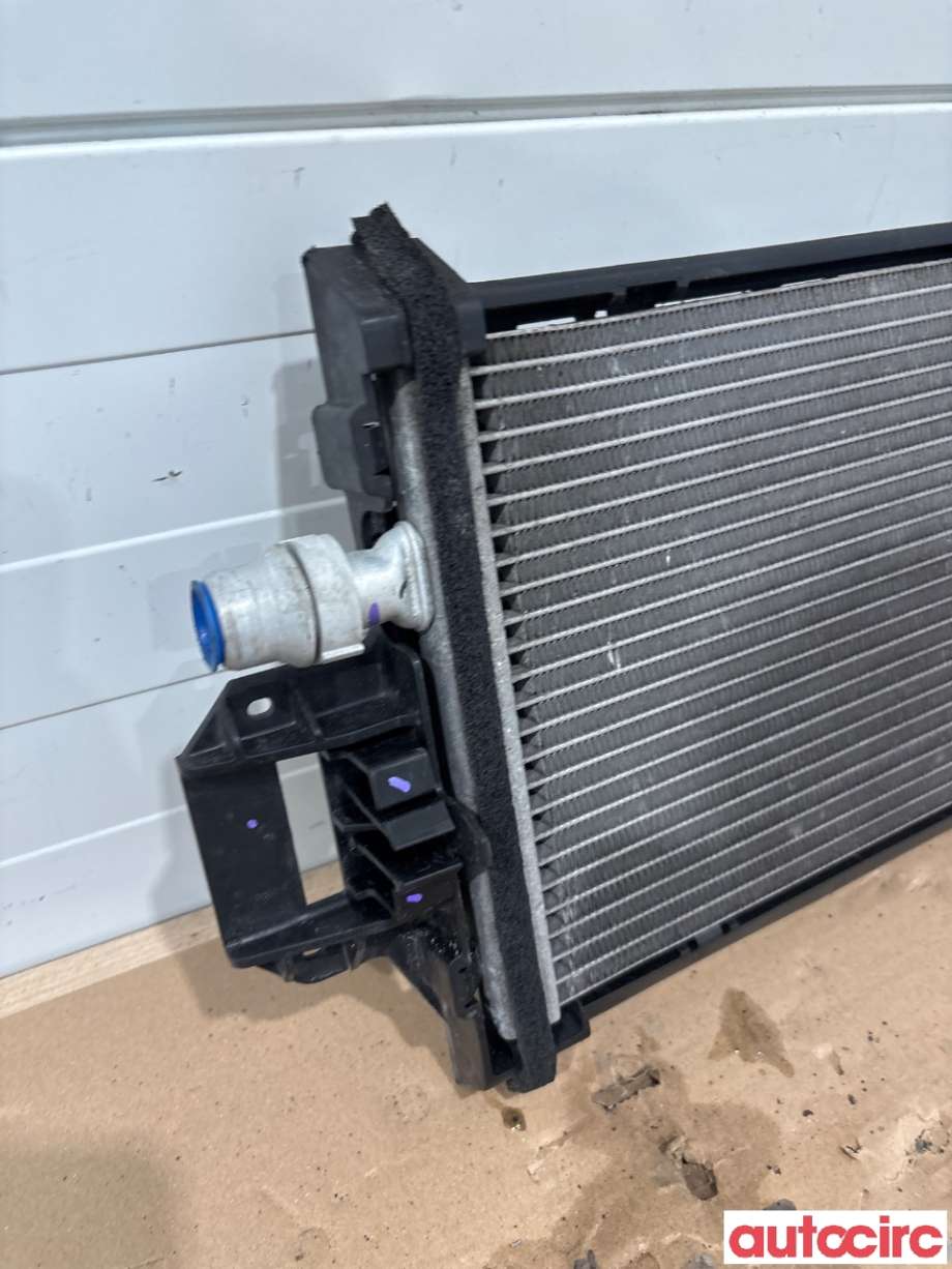 Radiator (automat gir) til Tesla Model 3 2018-2023 (Fase 1)  (TESLA|1077082-00-C|)