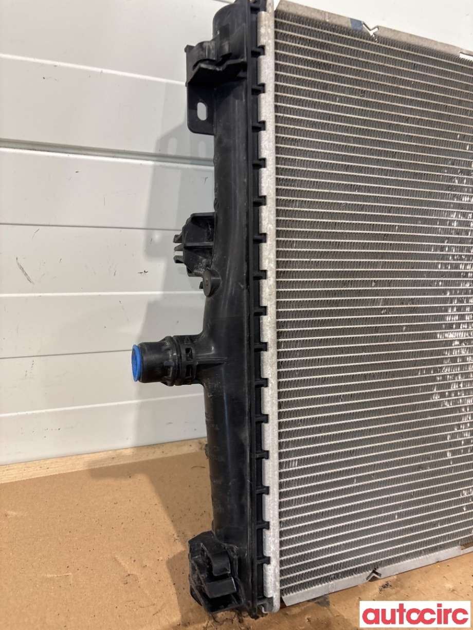 Radiator (automat gir) til Tesla Model Y 2021-2024 (Type I) (TESLA|1494175-00-B|)