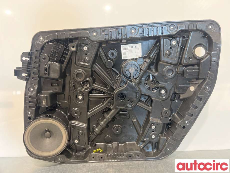 Ruteheis til Mercedes EQB 2022-->> (MERCEDES|A2477202006|)