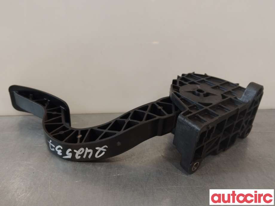 Pedal gass til Tesla Model 3 2018-2023 (Fase 1)  (TESLA|1044695-00-A|)