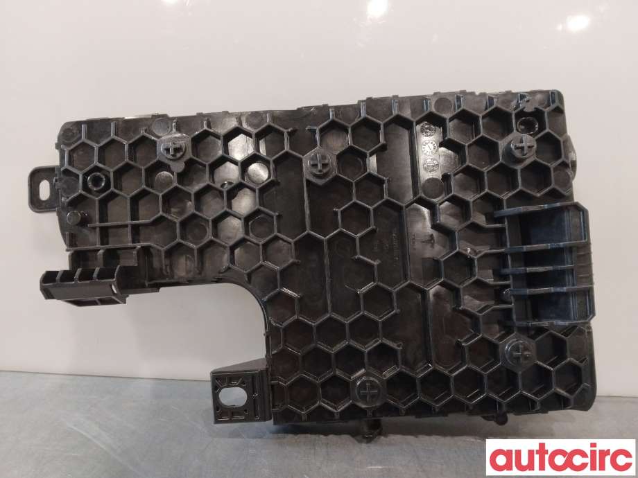 Styreenhet comfort (BCM) til Tesla Model Y 2021-2024 (Type I)  (TESLA|1657648-02-A)