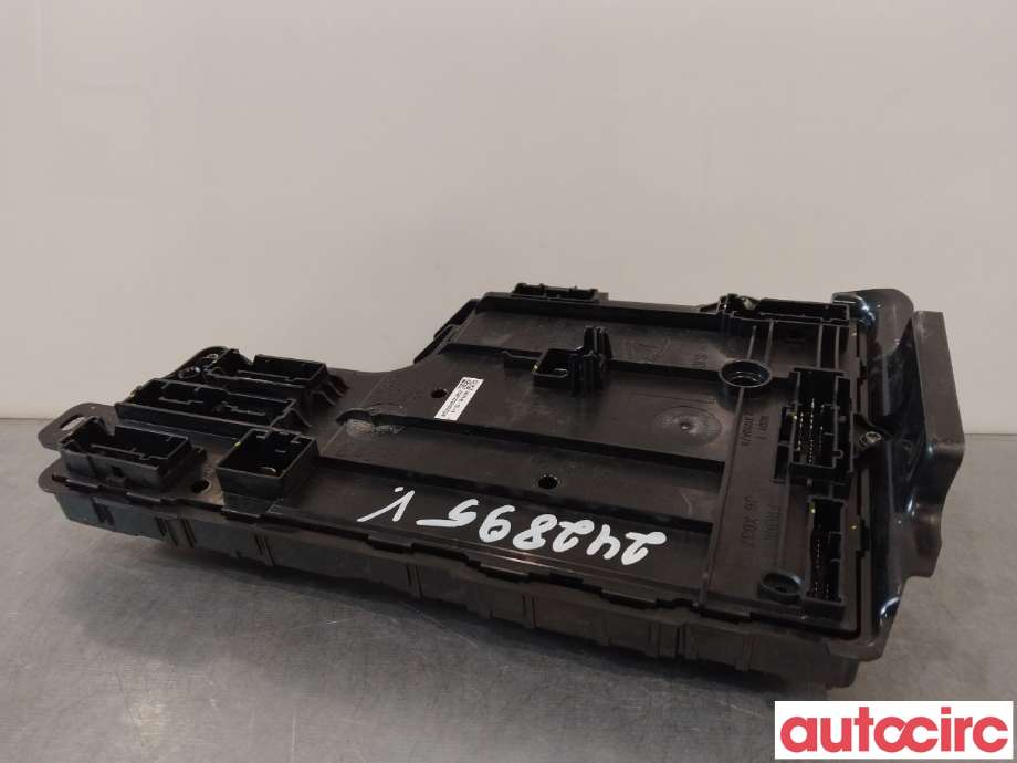Styreenhet comfort (BCM) til Tesla Model Y 2021-2024 (Type I)  (TESLA|1657648-02-A)