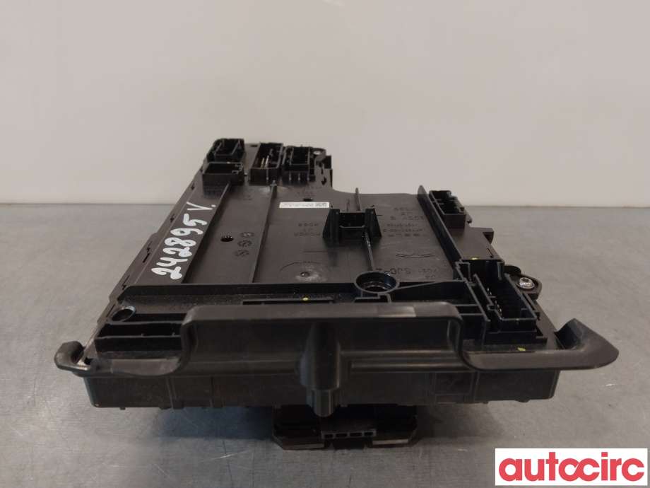 Styreenhet comfort (BCM) til Tesla Model Y 2021-2024 (Type I)  (TESLA|1657648-02-A)