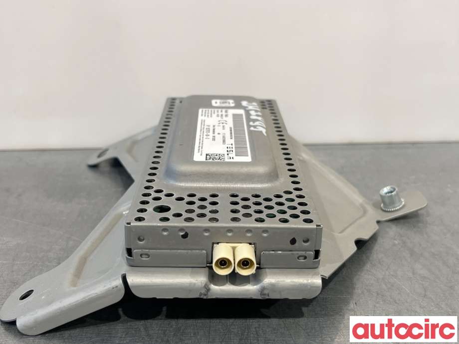 Antenne forsterker til Tesla Model Y 2021-2024 (Type I) (TESLA|1527973-00-D)