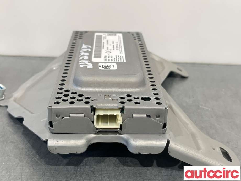 Antenne forsterker til Tesla Model Y 2021-2024 (Type I) (TESLA|1527973-00-D)