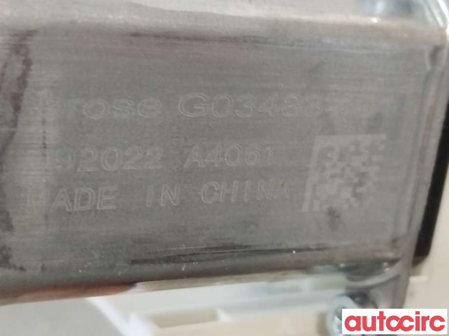 Ruteheis til Tesla Model Y 2021-2024 (Type I)  (TESLA|1634424-00-A|)