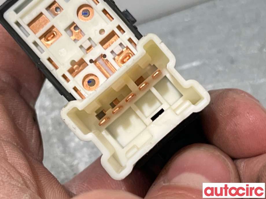 Bryter ruteheis til Nissan NV200 2010-2019  (NISSAN|254111FA0A|)