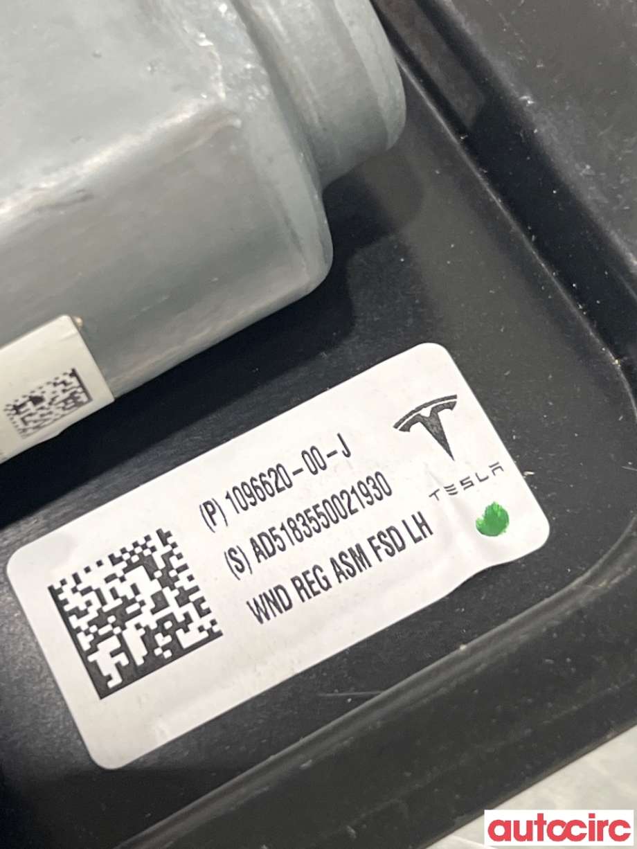 Ruteheis venstre foran til Tesla Model 3 2018-2023 (Fase 1)  (TESLA|1096620-14-J||1096620-00-J)